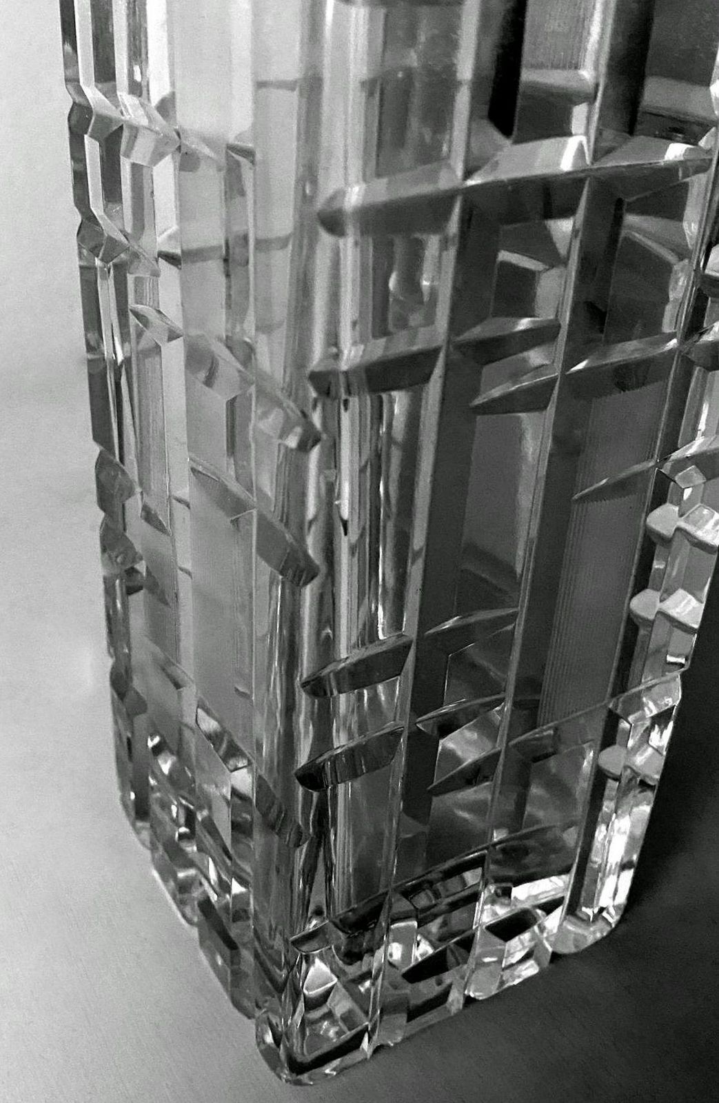 photo buy Italian Craftsmanship Hand Cut And Hand Polished Beveled Crystal Vase