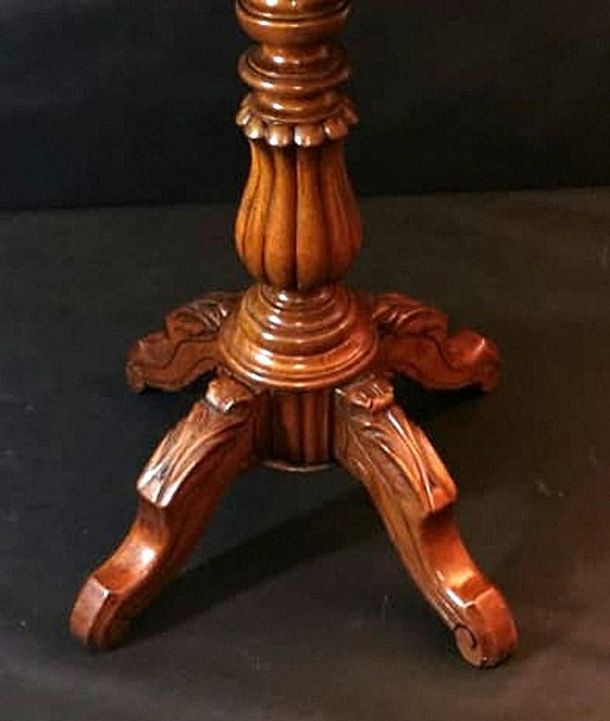 photo vintage Louis Philippe French Walnut Sail Table