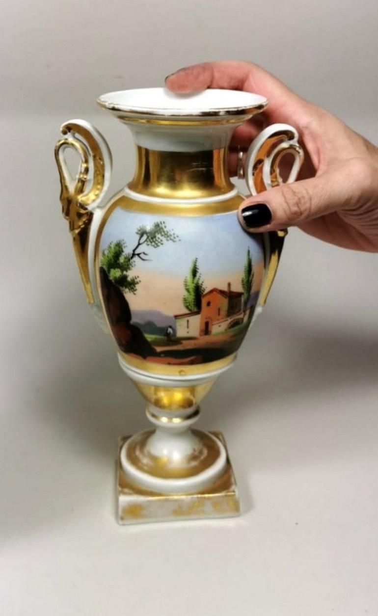 photo vintage Porcelain De Paris Pair Of Hand Painted Vases Napoleon III, France