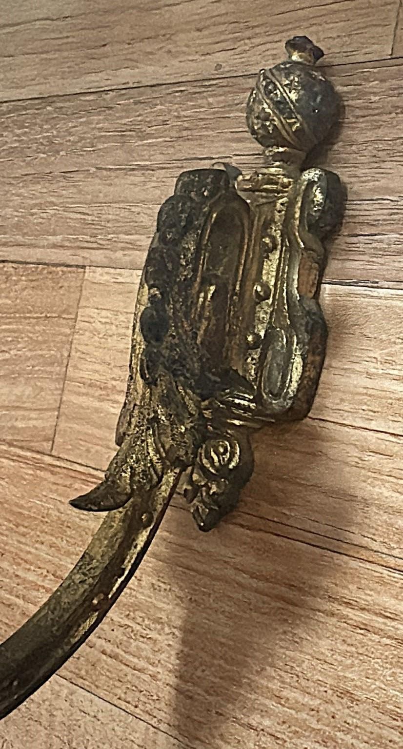 photo vintage Louis XVI Style Pair Of French Bronze Curtain Holdbacks, Gilded And Chiseled