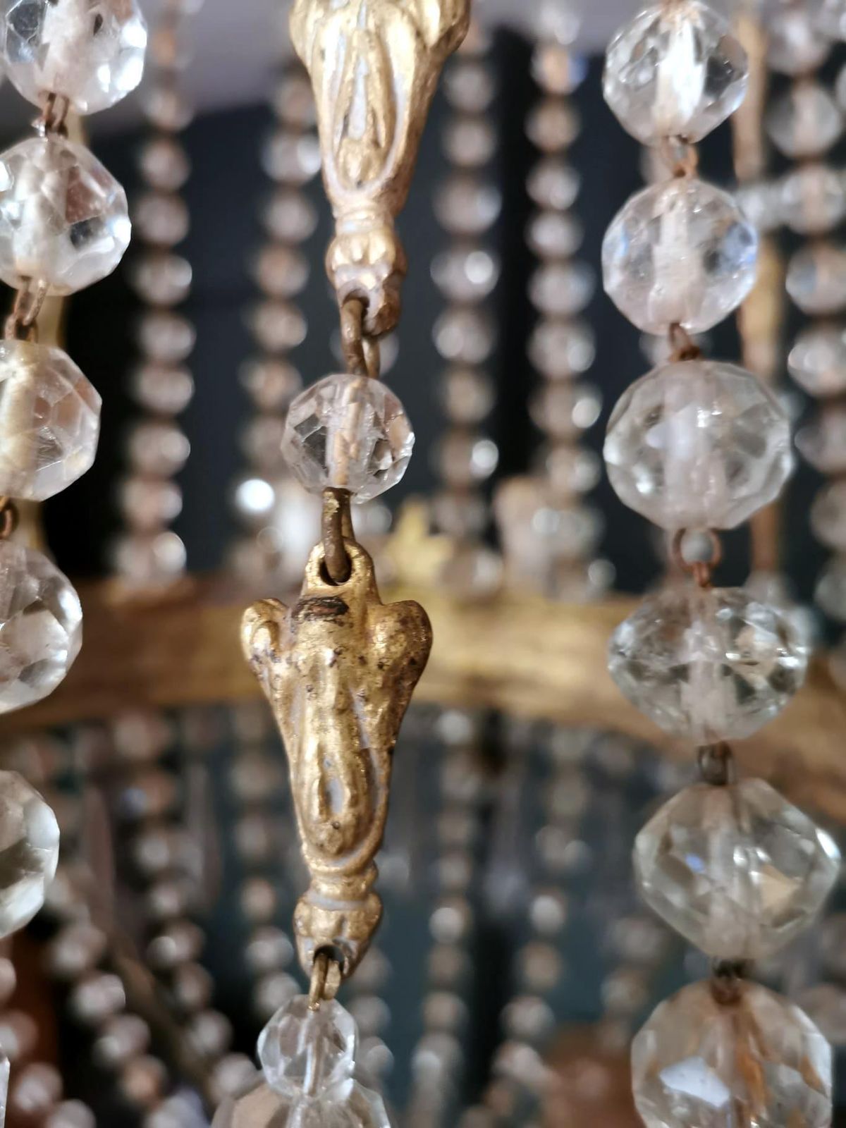 photo vintage Louis XVI Style Hot Air Balloon Chandelier Lead Crystal And Gilded Brass