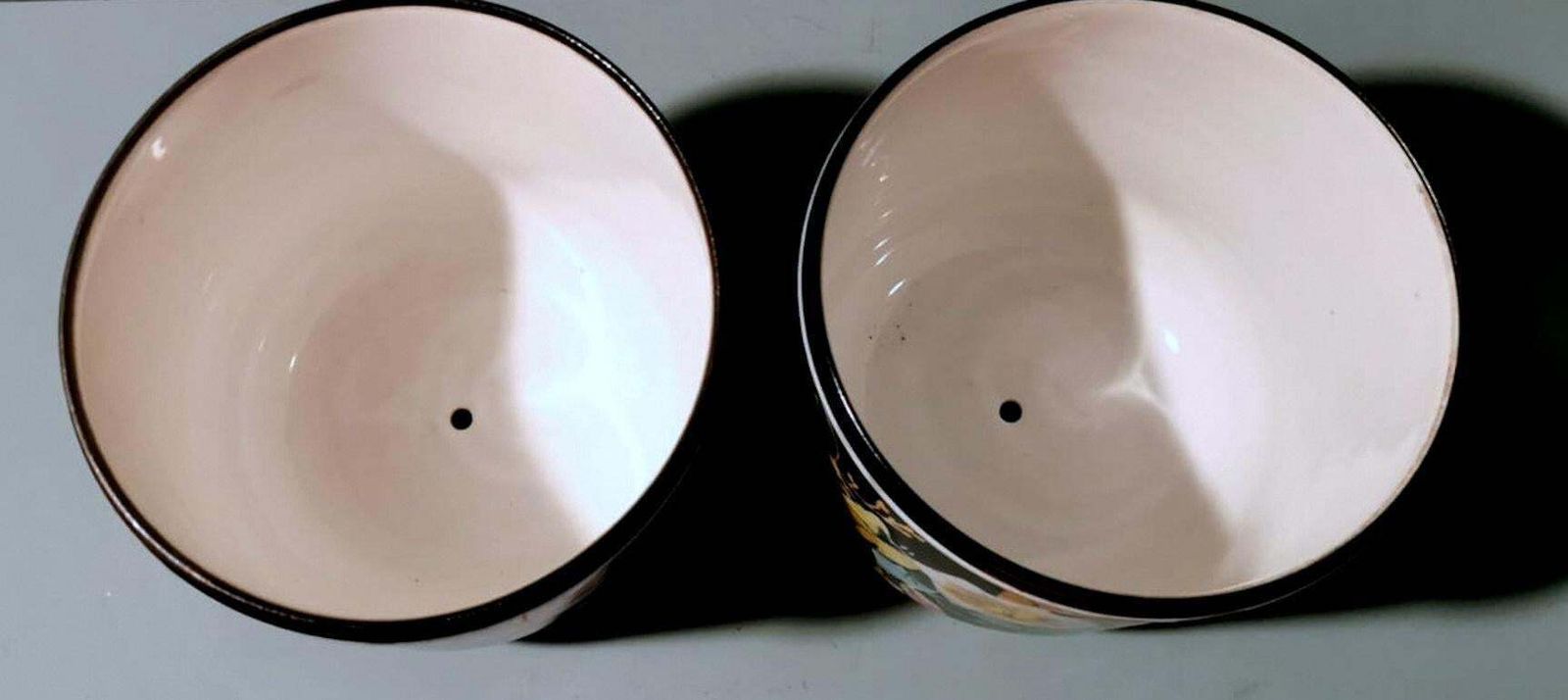 Napoleon III, Pair Of French Cachepots In Hand Painted Porcelain De Paris photo vinterior