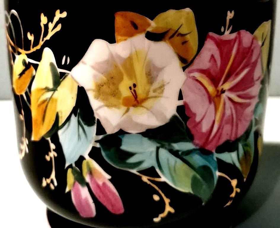 photo buy Napoleon III, Pair Of French Cachepots In Hand Painted Porcelain De Paris