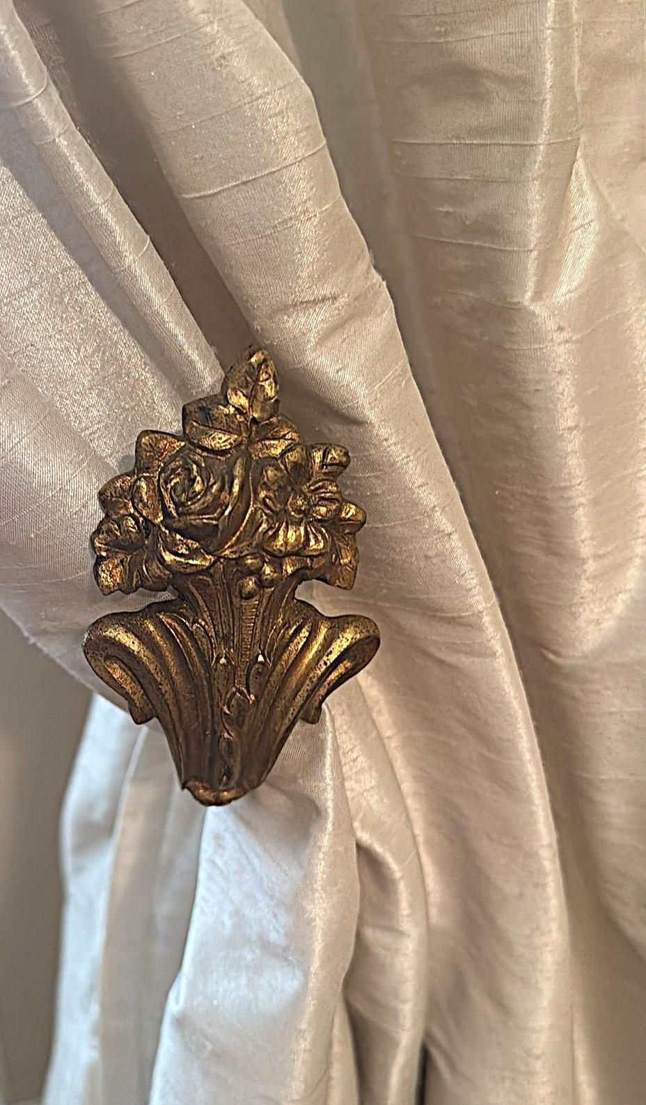 photo vintage Louis XVI Style Four French Curtain Holdbacks In Chiseled And Gilded Bronze