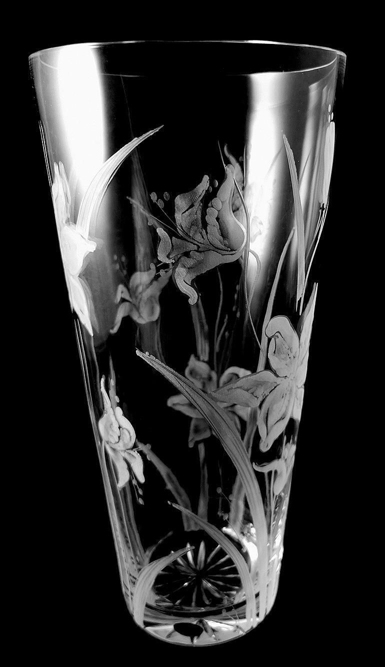 Italian Cut And Ground Crystal Vase With Flower Decoration photo 491.0