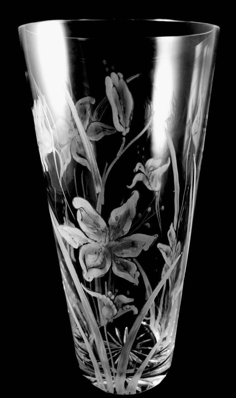 Italian Cut And Ground Crystal Vase With Flower Decoration photo vinterior