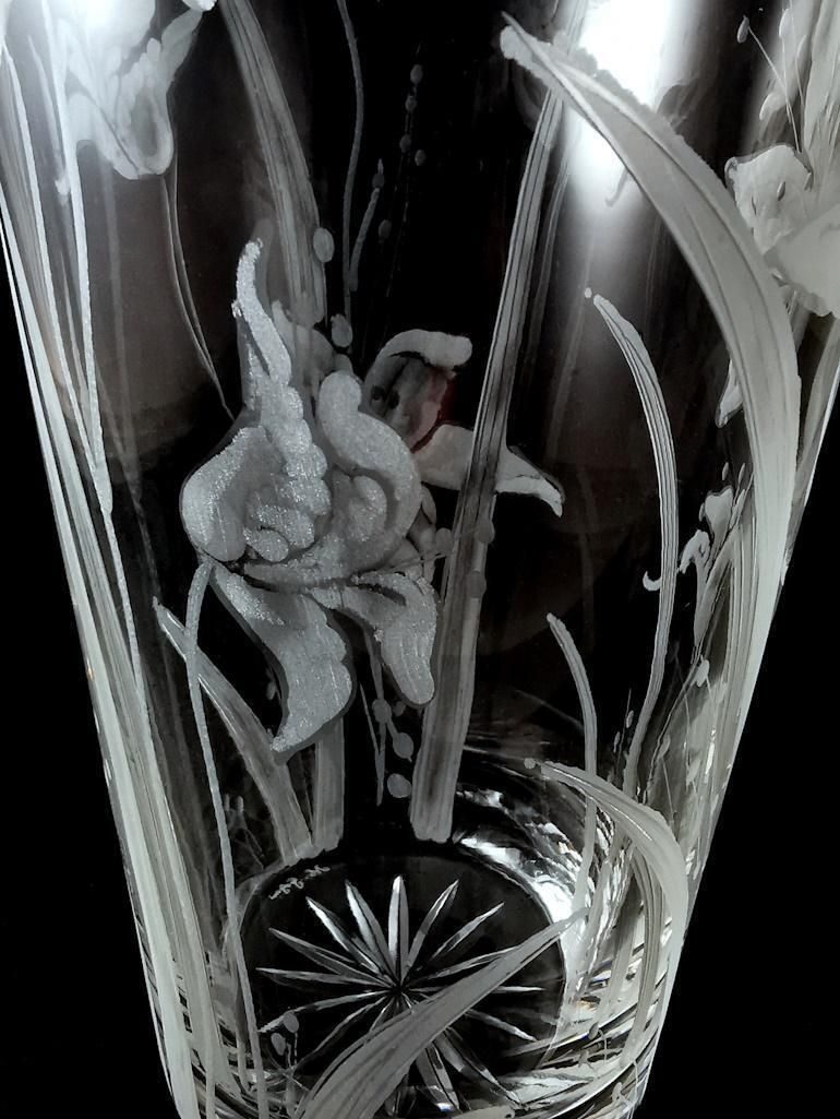 photo for sale Italian Cut And Ground Crystal Vase With Flower Decoration