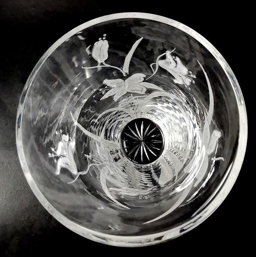 photo vintage Italian Cut And Ground Crystal Vase With Flower Decoration