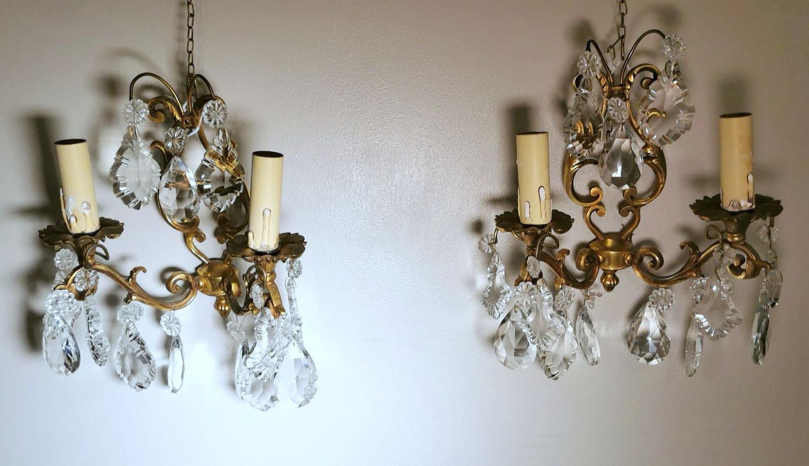 Louis XVI Style Pair Of French Wall Sconces In Brass And Crystals photo vinterior