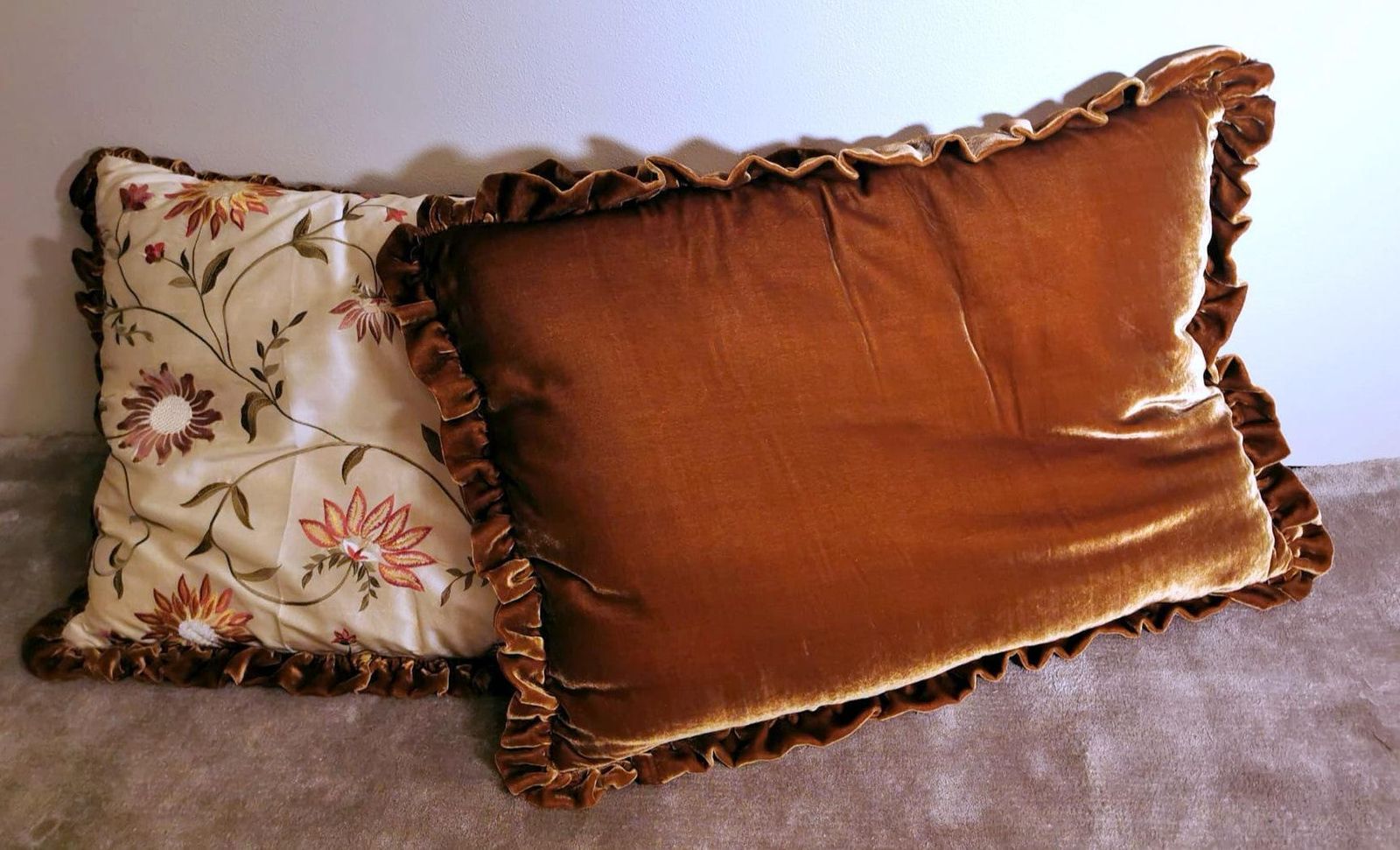 Pair Of Pillows Italian Embroidered Silk And Velvet Back photo 380.0