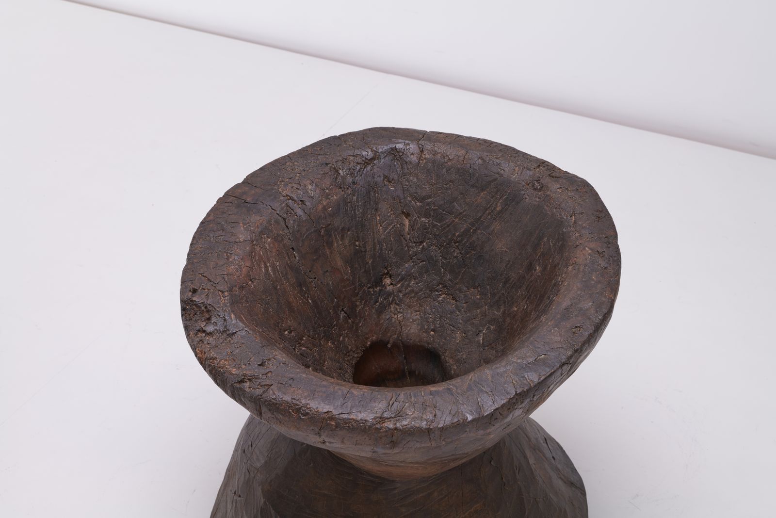 photo vinterior Tribal, Nagaland Large Sculptural Mortar , Early 20th Century