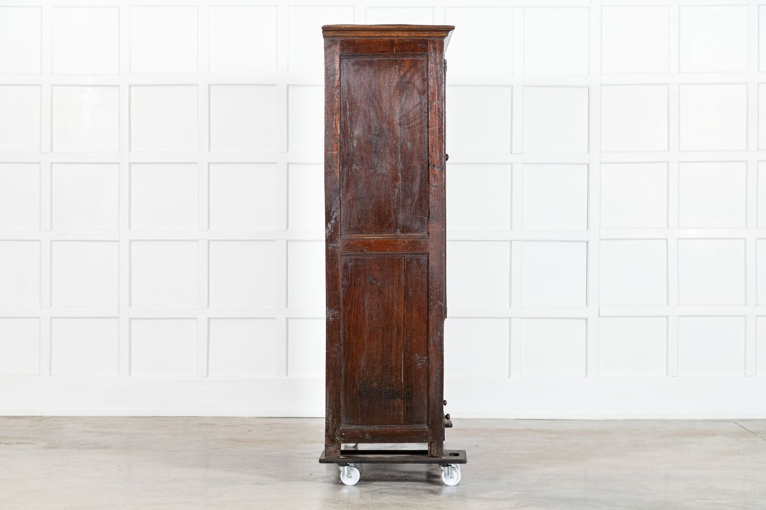 photo furniture Large English Early 18thc Oak Cabinet