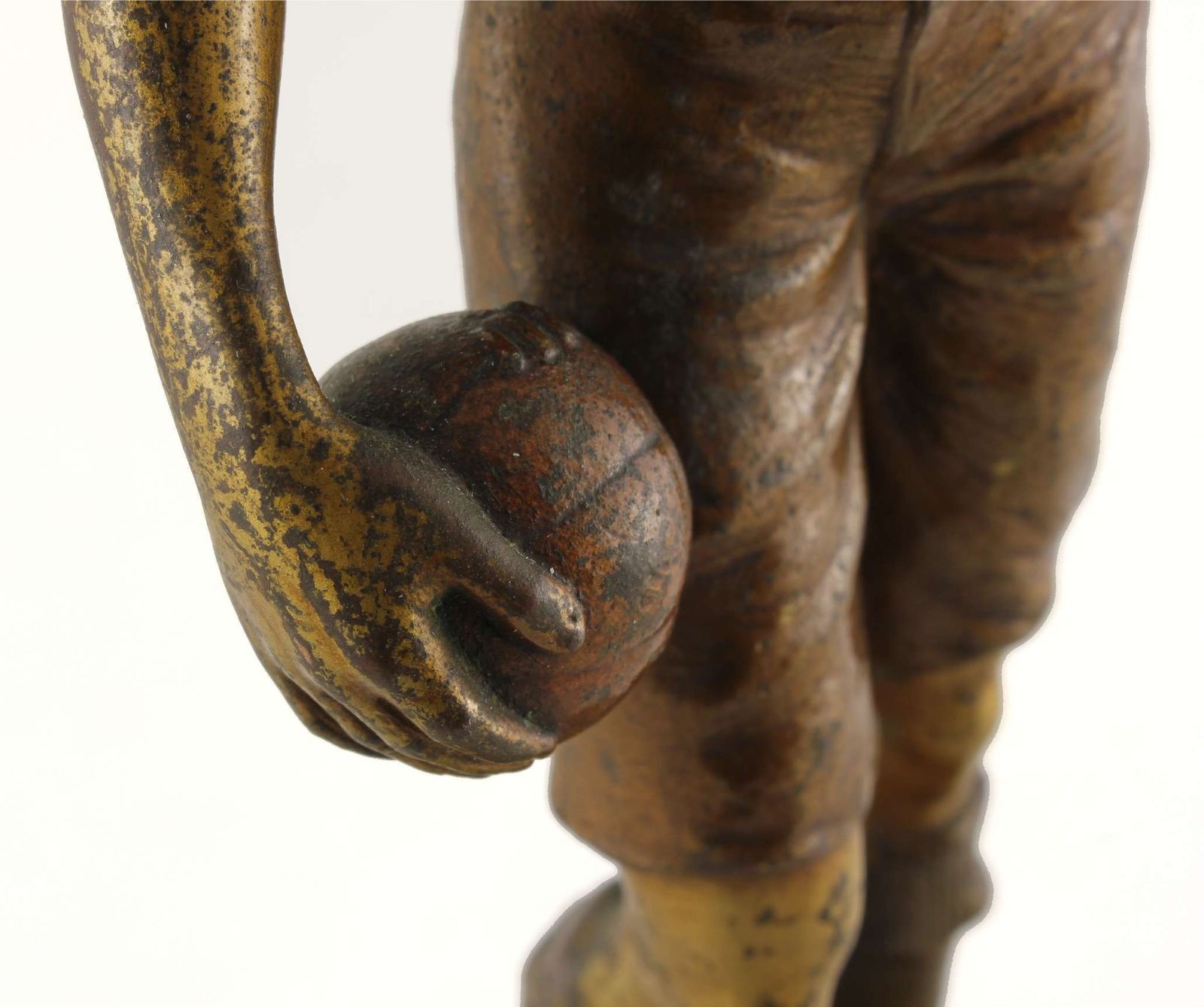 photo vinterior Bergman Bronze Footballer Statue. Soccer Player Football Figure C1890.