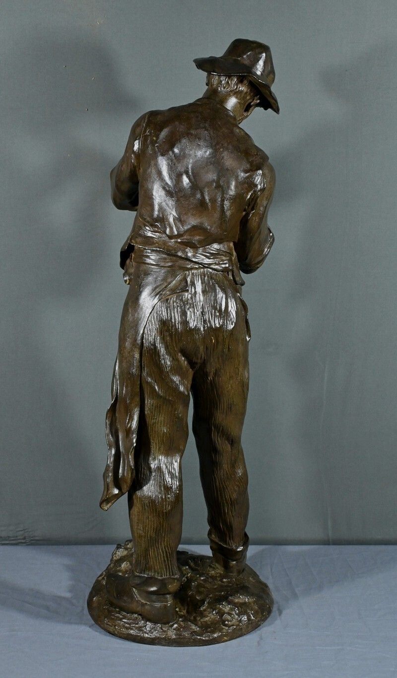 photo vinterior Important Bronze “The Man With The Pipe” Signed M. Constant Favre – Late 19th Century
