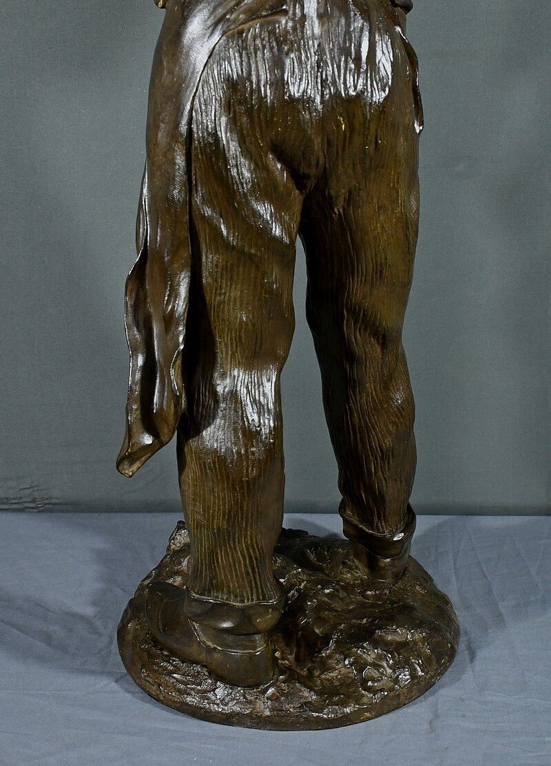 photo vintage Important Bronze “The Man With The Pipe” Signed M. Constant Favre – Late 19th Century