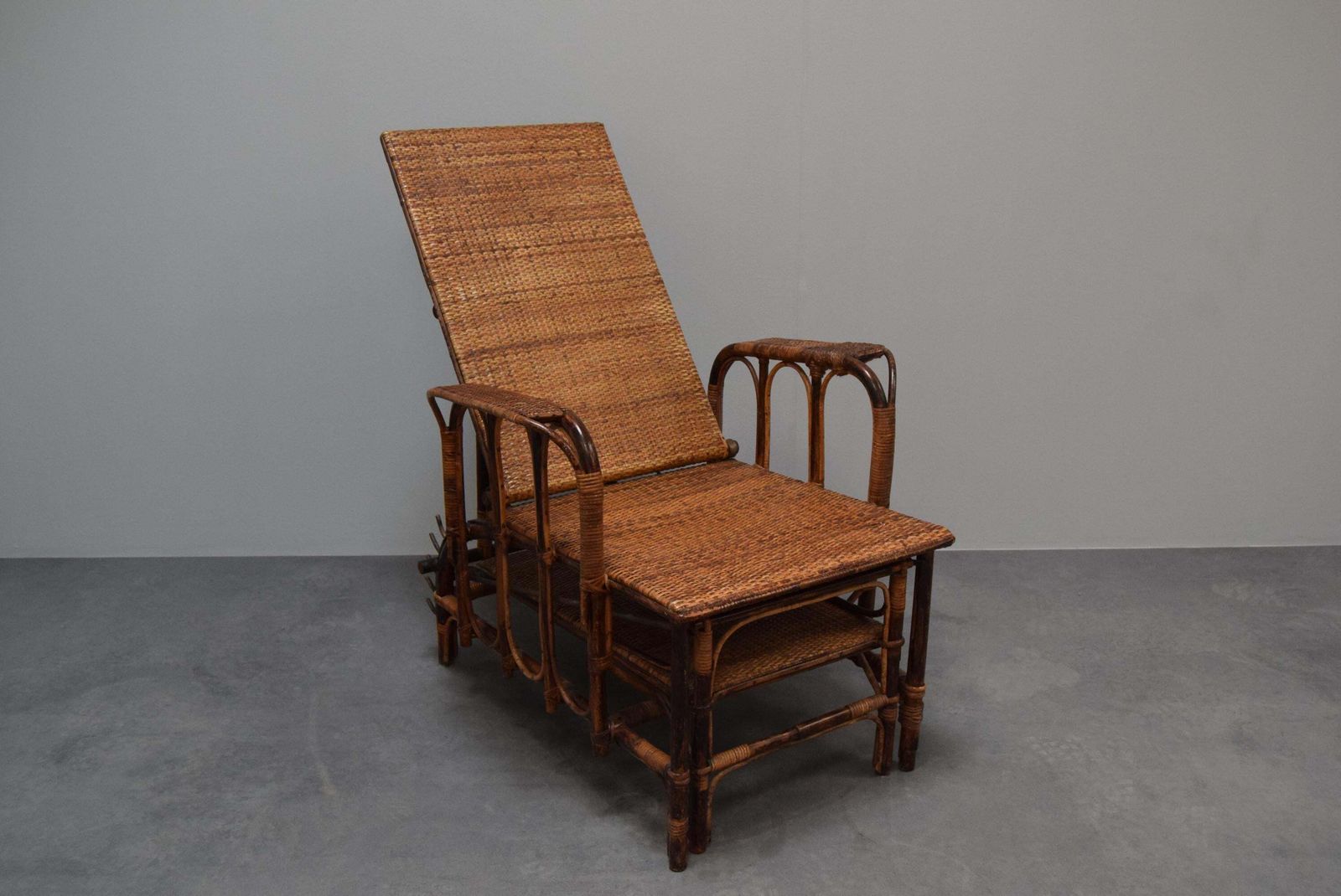 photo furniture Rare Vintage Bauhaus Rattan & Bamboo Chair With Ottoman By Erich Dieckmann, 1930