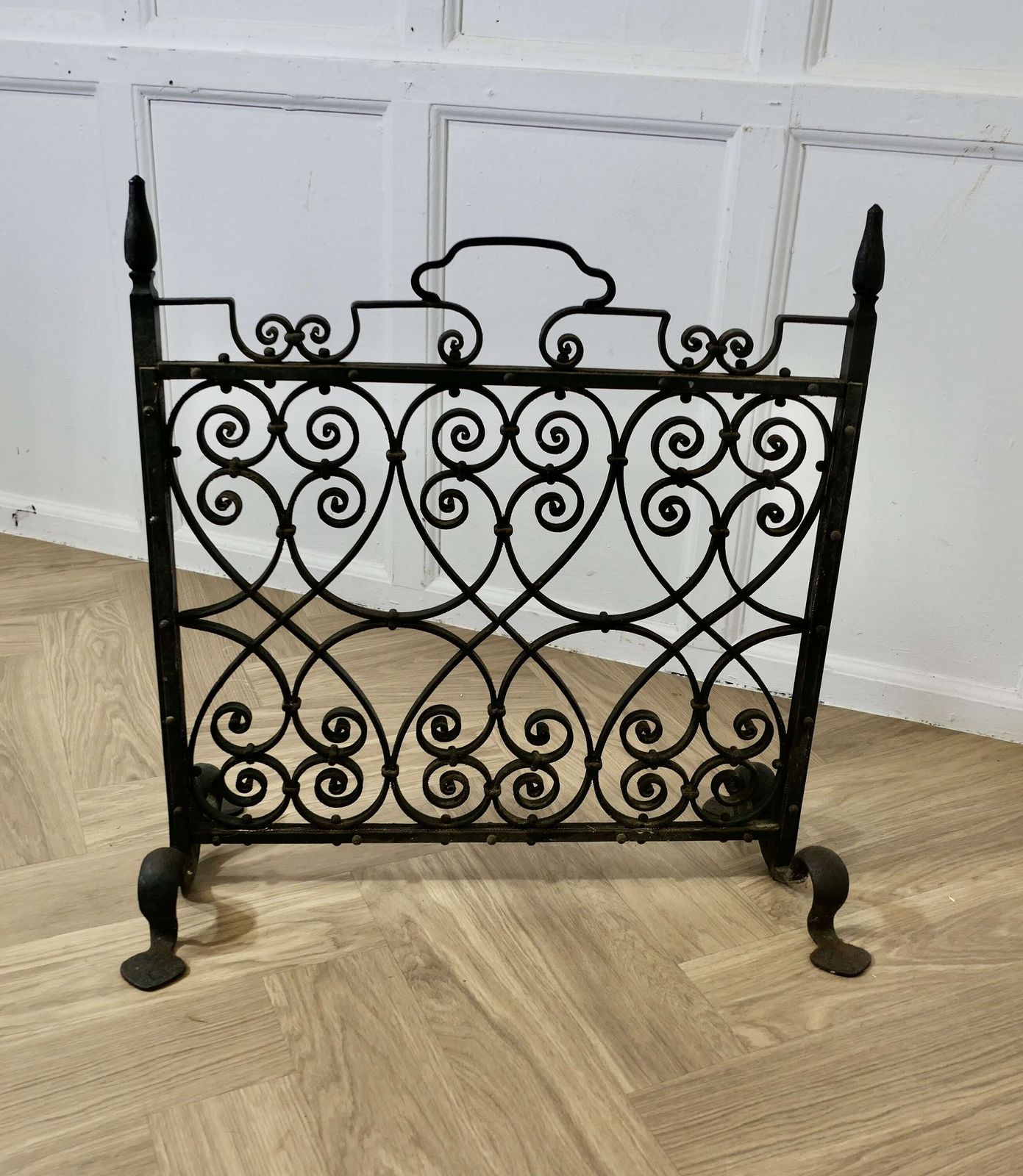 Very Heavy Old Gothic Wrought Iron Fire Screen photo 720.0