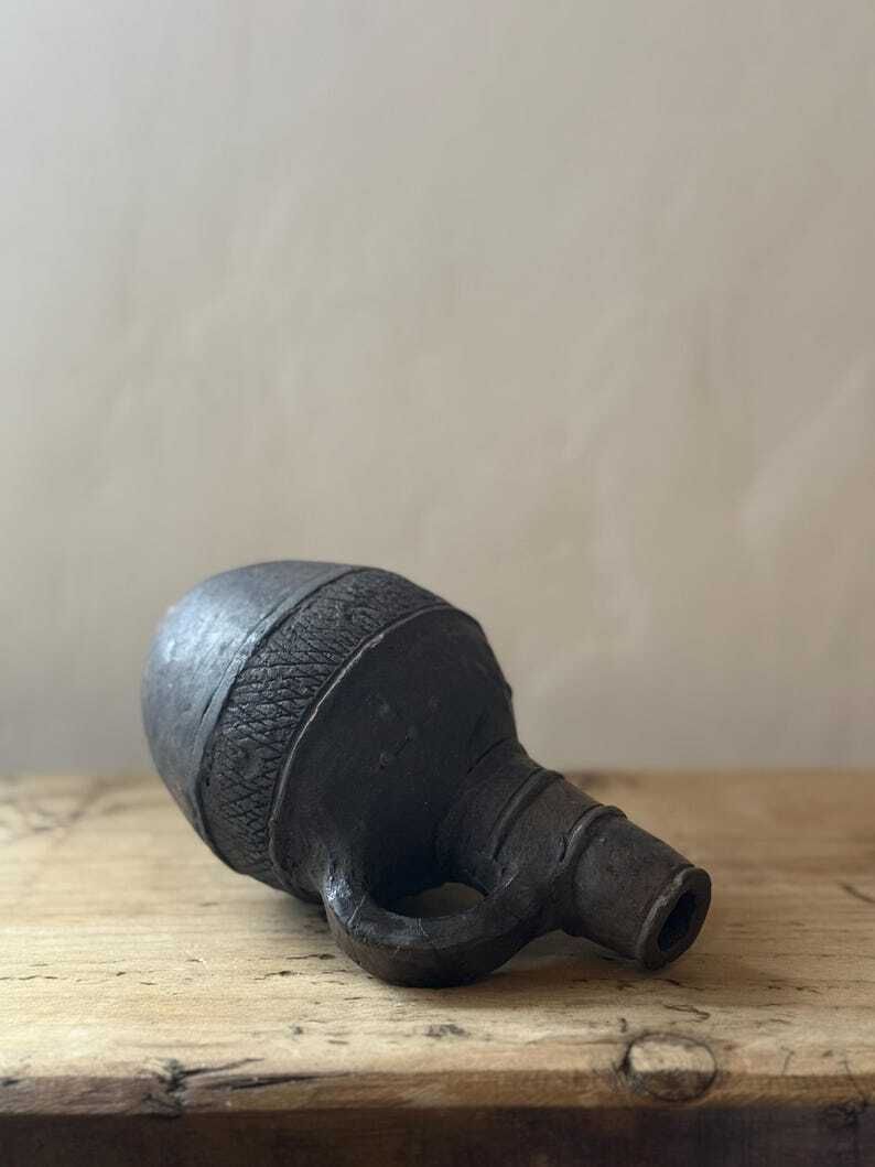 Antique Belgian Congo Vessel, 1900s photo vinterior