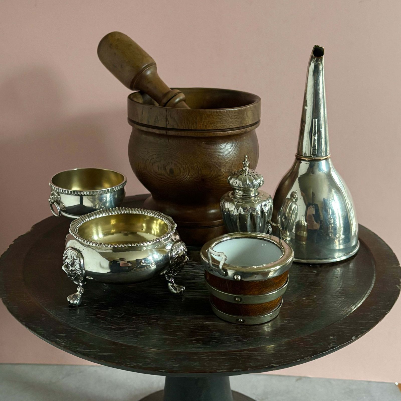 photo vintage Antique Wooden English Treen Mortar And Pestle