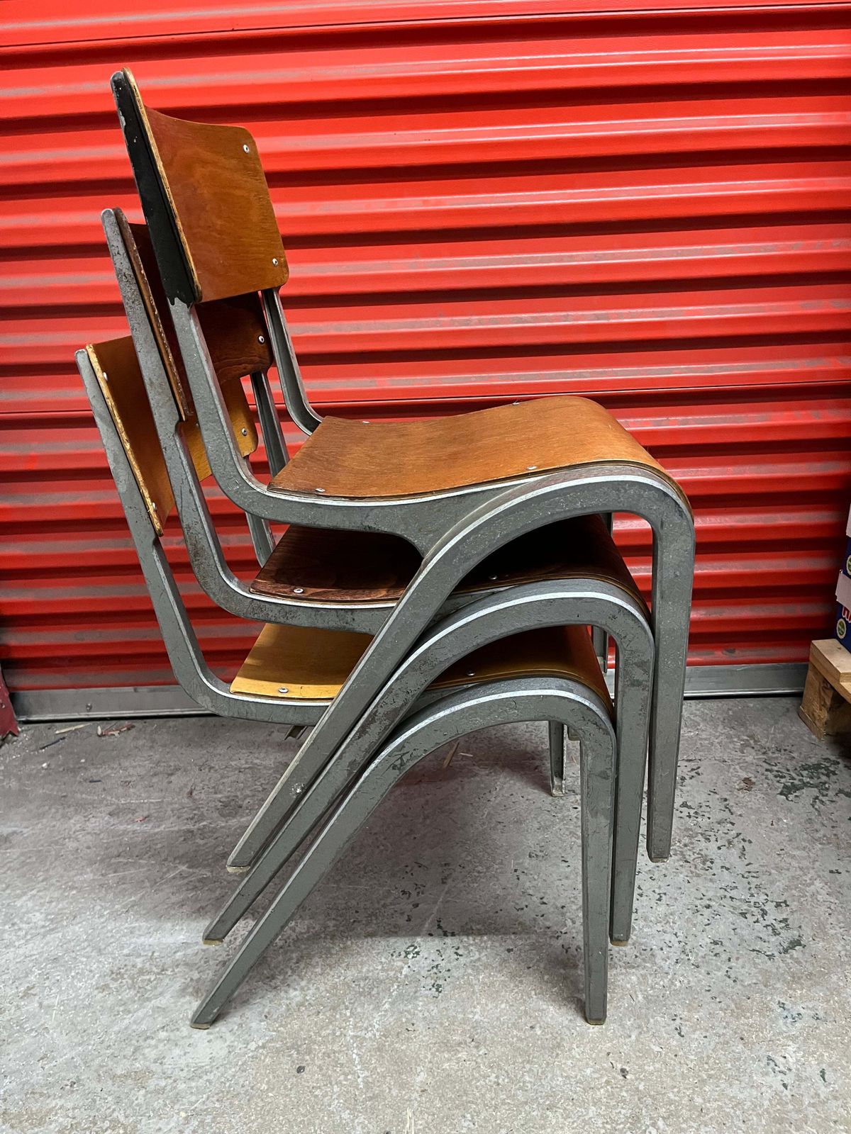149.0 Esavian Children’s Stacking School Chair By James Leonard, 1950s Height 40cm photo