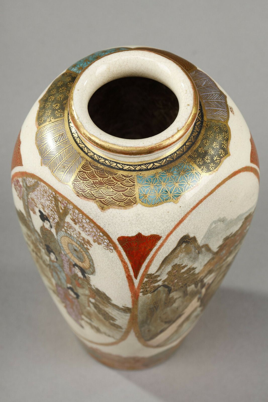 Small Satsuma Porcelain Vase From Japan, Meiji Period (1868 1912). photo vinterior