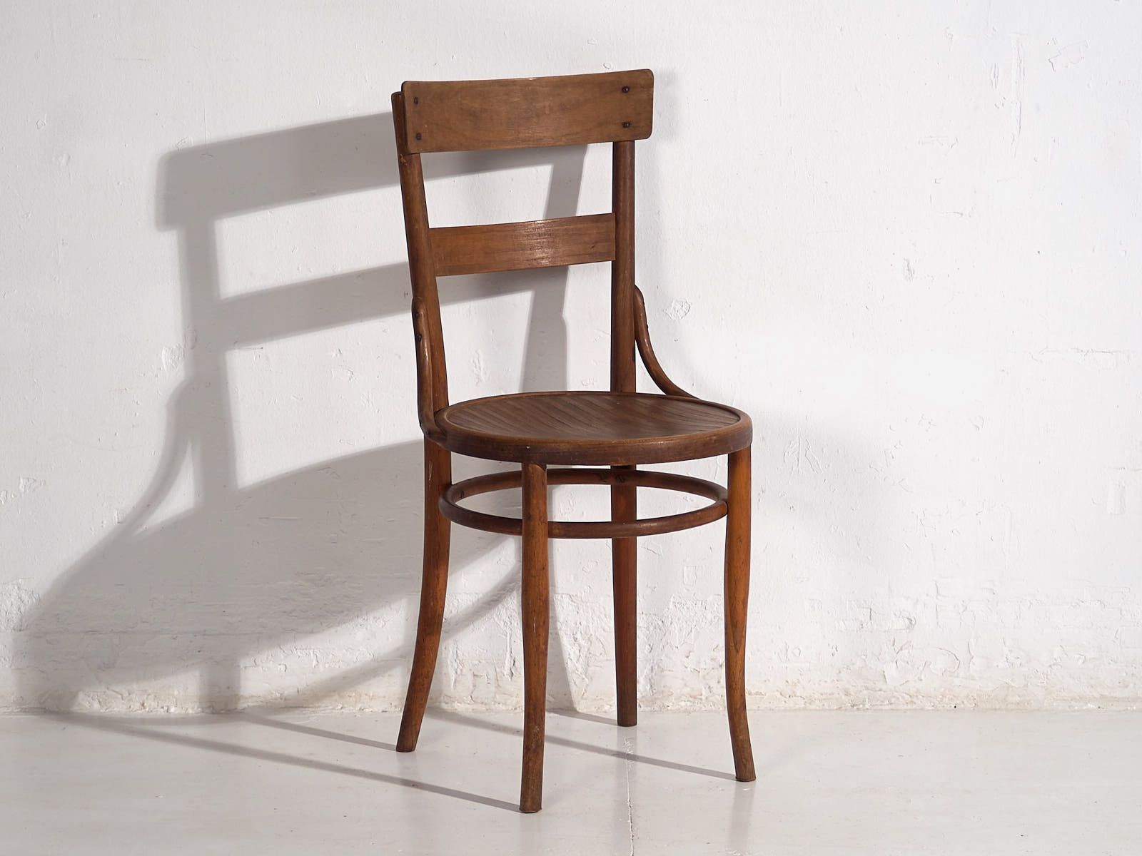 photo furniture Antique Set Of Thonet Chairs (C.1920). Set Of Four Pieces #1