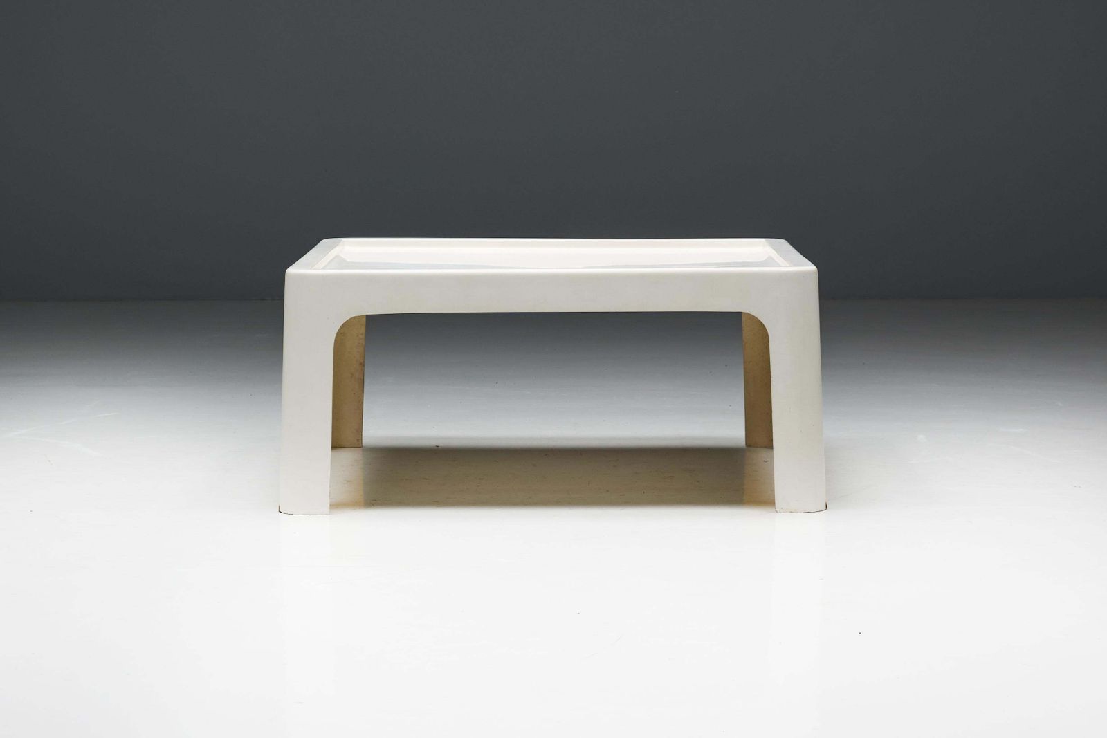 Arflex 'Solar' Coffee Table In Fiberglass By Carlo Bartoli, Italy, 1960s photo for sale
