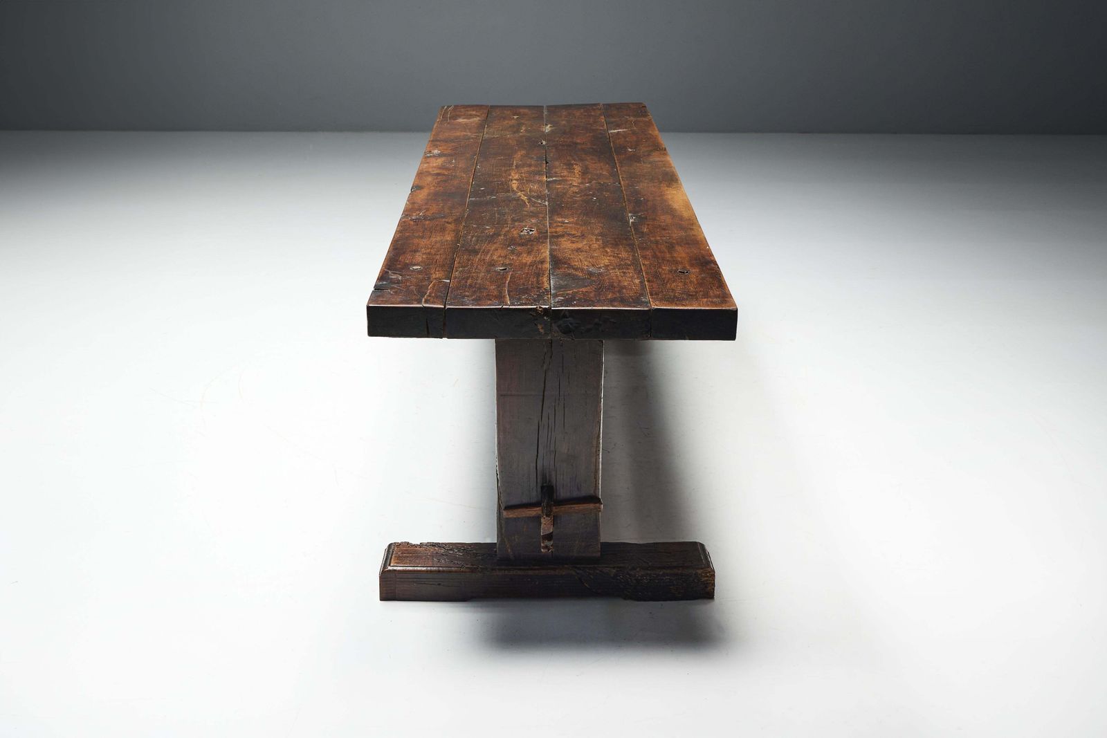photo vinterior Robust Travail Populaire Farm Table, France, 19th Century
