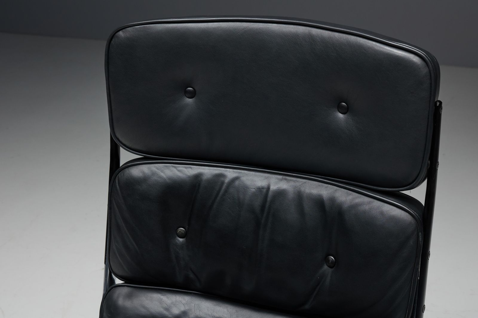 Lobby Desk Chair Es104 By Charles & Ray Eames For Herman Miller, USA, 1960s photo vinterior