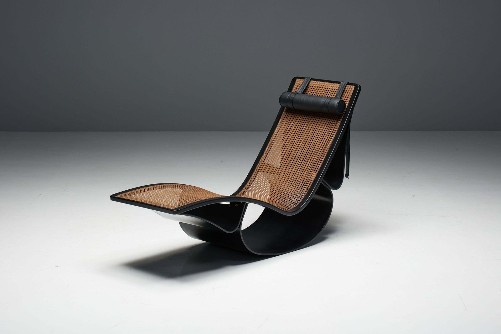photo vinterior Chaise Longue "Rio" By Oscar Niemeyer, Brazil, 1978