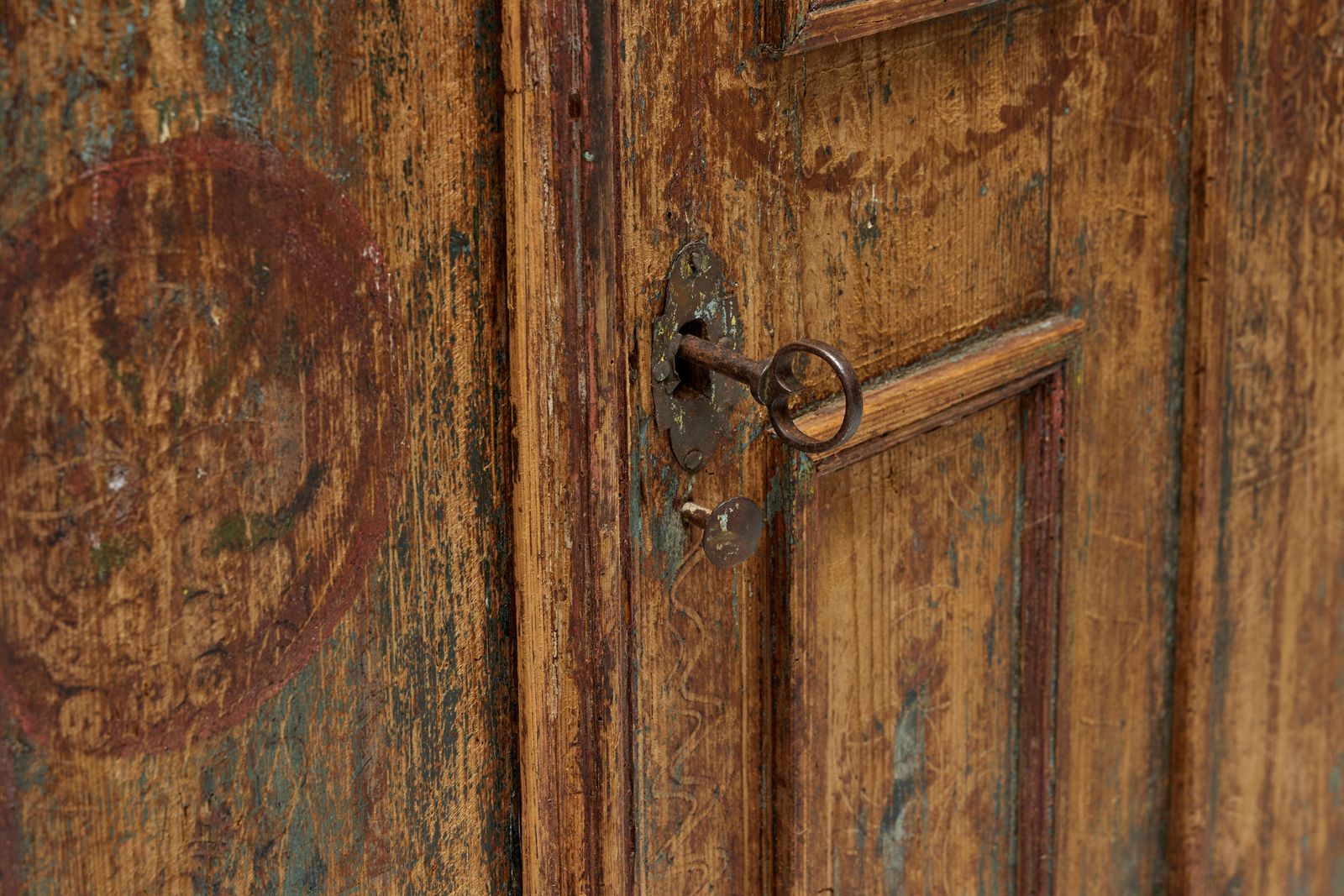 photo furniture Rustic Travail Populaire Cabinet, France, 18th Century
