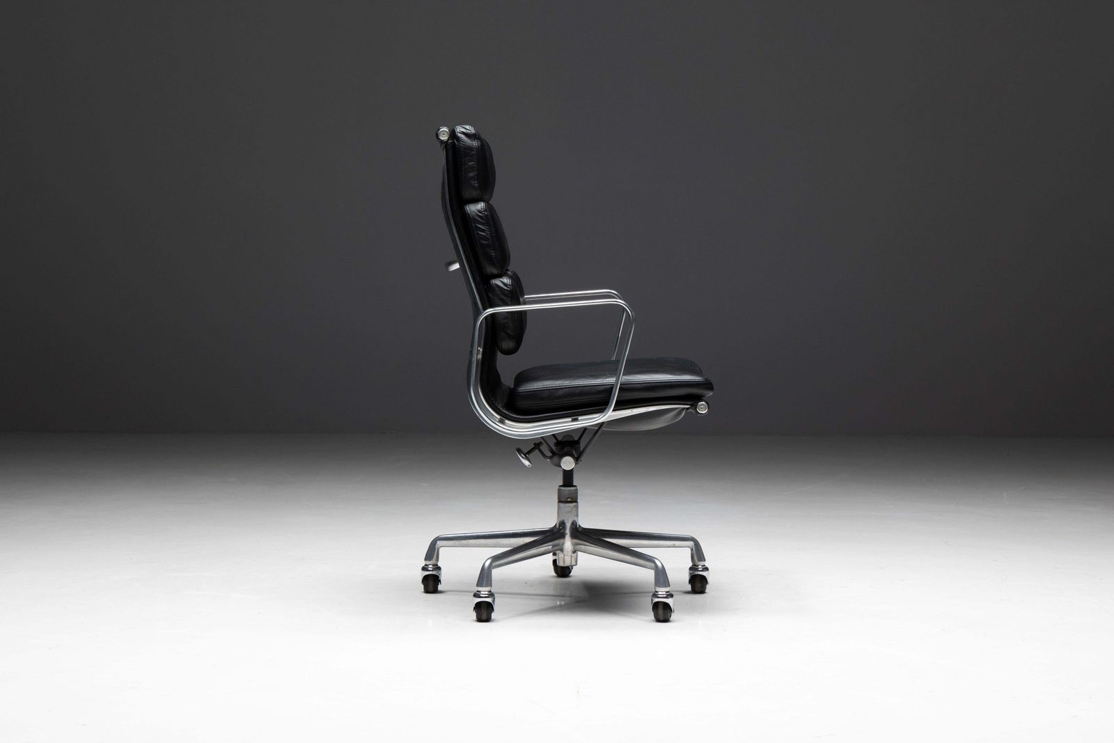 Soft Pad Office Chair By Charles And Ray Eames For Herman Miller, Us, 1960s photo Furniture