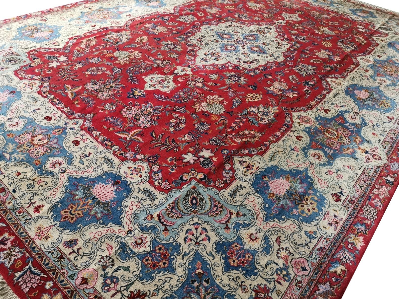Palatial Grand Vintage Hand Knotted Wool Rug (470 X 330 Cm)