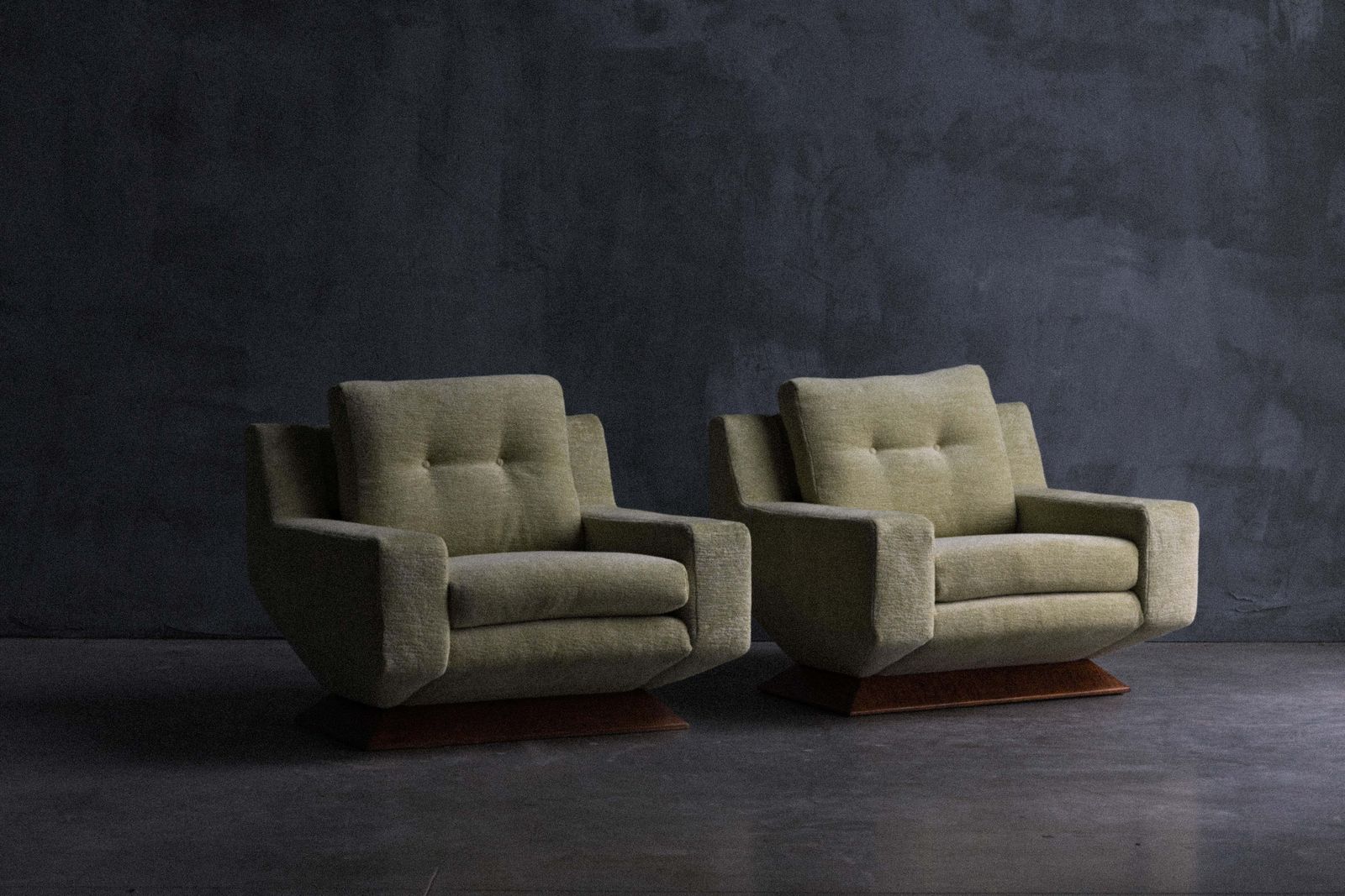 photo vinterior Mid Century Club Chairs In Pierre Frey Chenille, Italy, 1960s