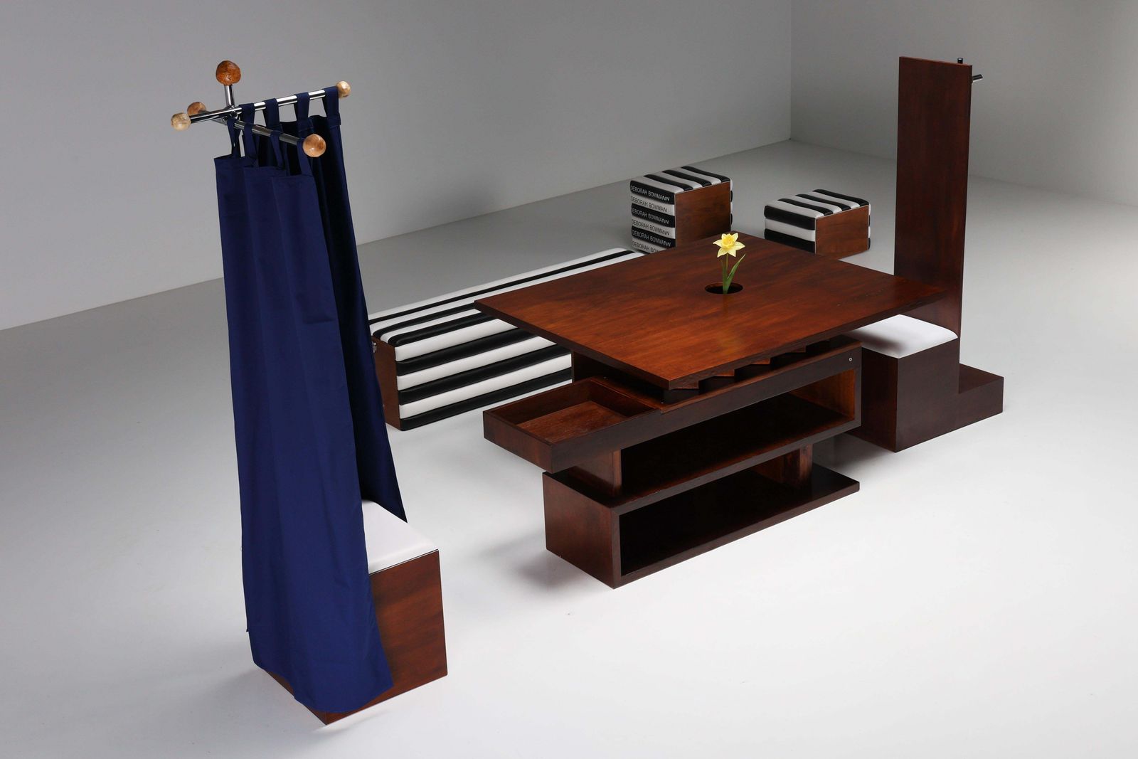 8587.0 Office Nutshell By Deborah Bowmann, Belgium, 2022 photo