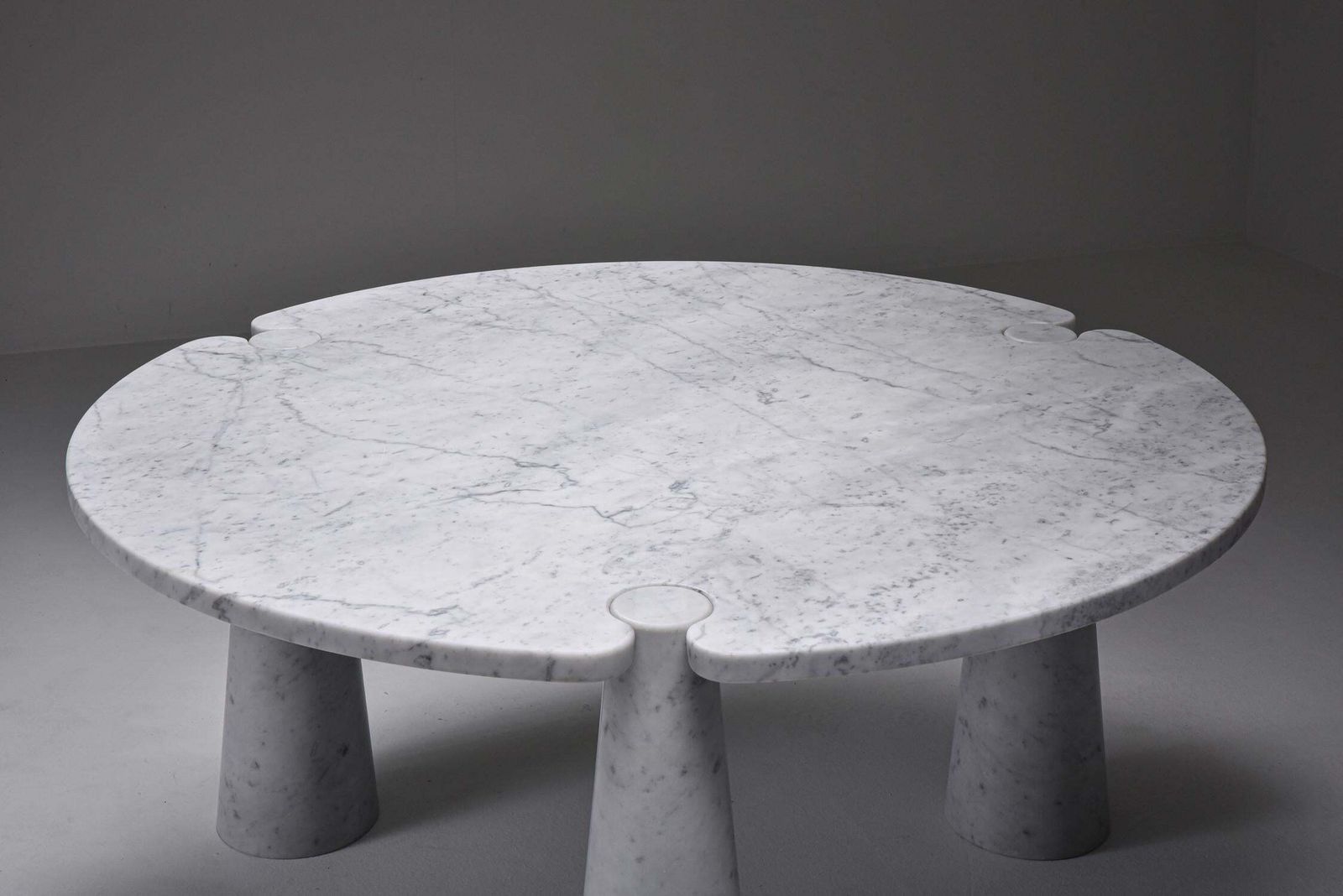 Angelo Mangiarotti 'Eros' Round Marble Dining Table, Italy, 1970s photo Furniture