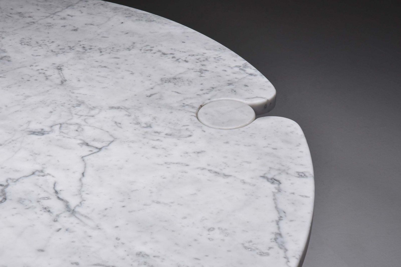photo furniture Angelo Mangiarotti 'Eros' Round Marble Dining Table, Italy, 1970s
