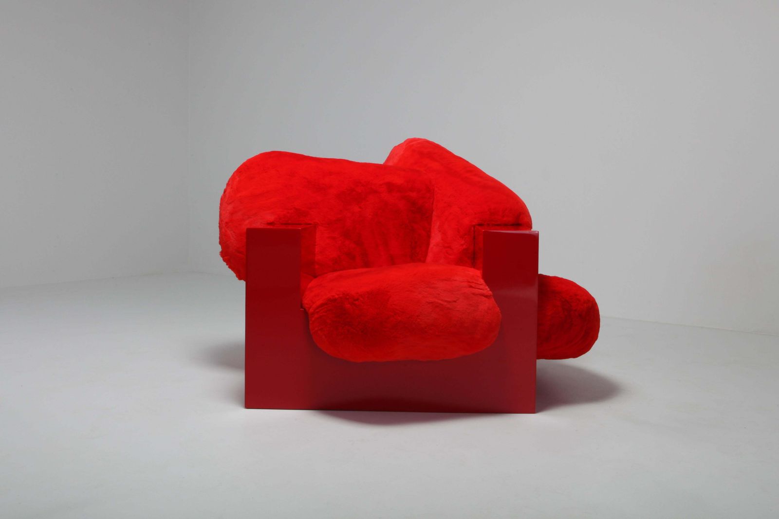 'Pillow Lounge Chair' In Red Lacquer And Faux Fur By Schimmel & Schweikle photo Furniture