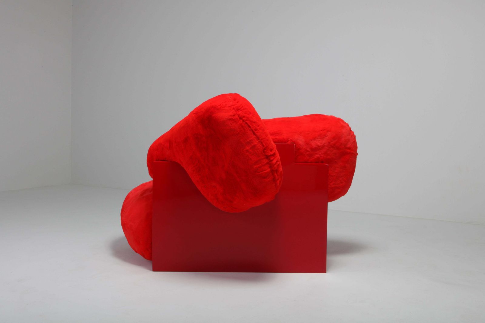 'Pillow Lounge Chair' In Red Lacquer And Faux Fur By Schimmel & Schweikle photo 7123.0