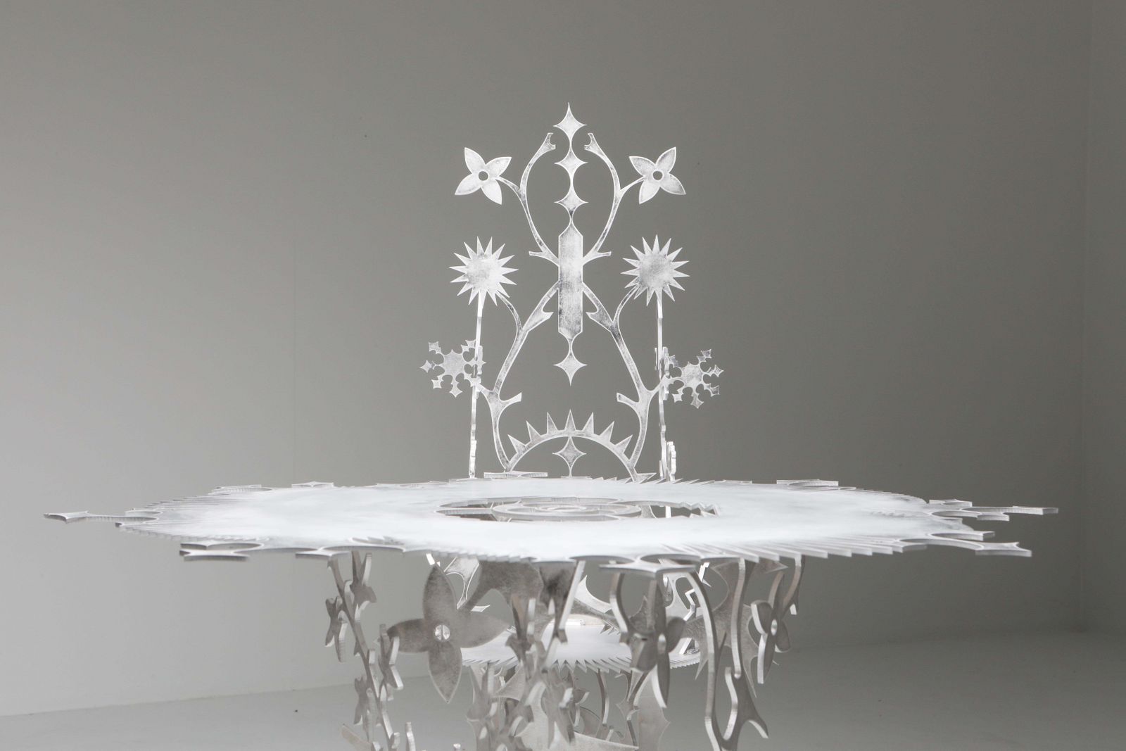 4346.0 'Ornamentum 2' 6mm Lasered Aluminium Table Orson Van Beek & Quinten Mestdagh photo