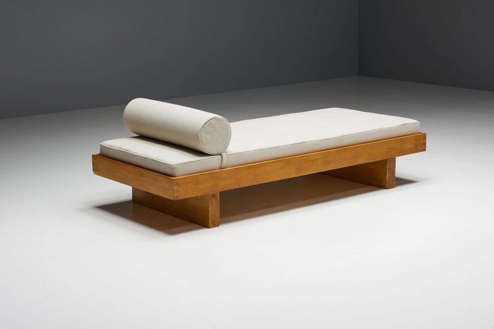 photo vintage Daybed By Charlotte Perriand For Méribel Les Allues, France, 1960s