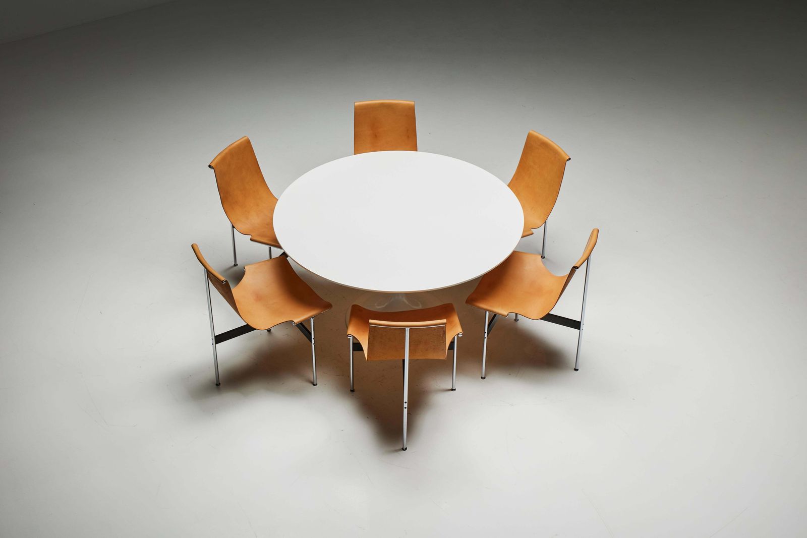 photo vintage Tulip Dining Table By Eero Saarinen For Knoll, United States, 1960s