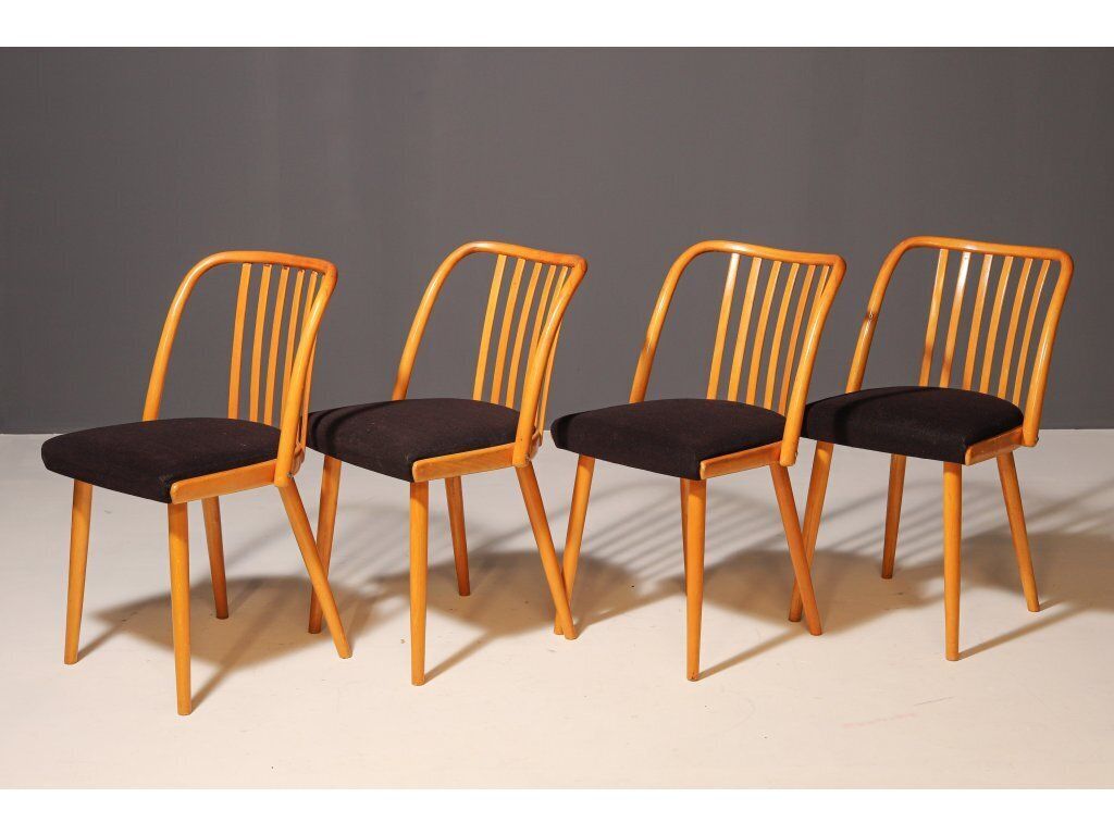 1220.0 Set Of Four Wooden Chairs | Antonín šuman, 20th Century photo