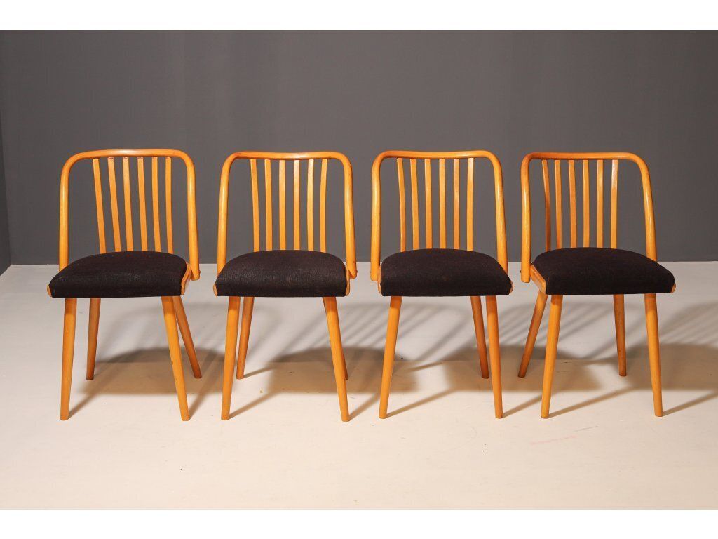 photo vinterior Set Of Four Wooden Chairs | Antonín šuman, 20th Century