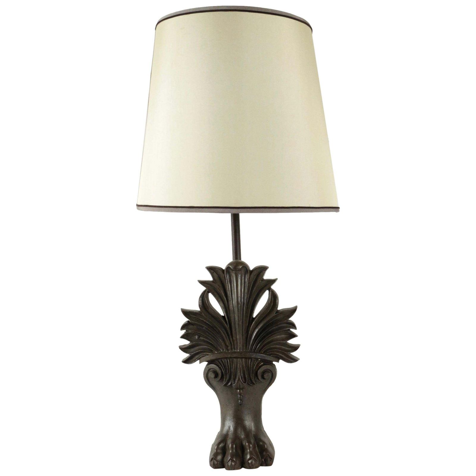 Antique Bathtub Lions Claw Foot Changed Into A Lamp, 19th Century
