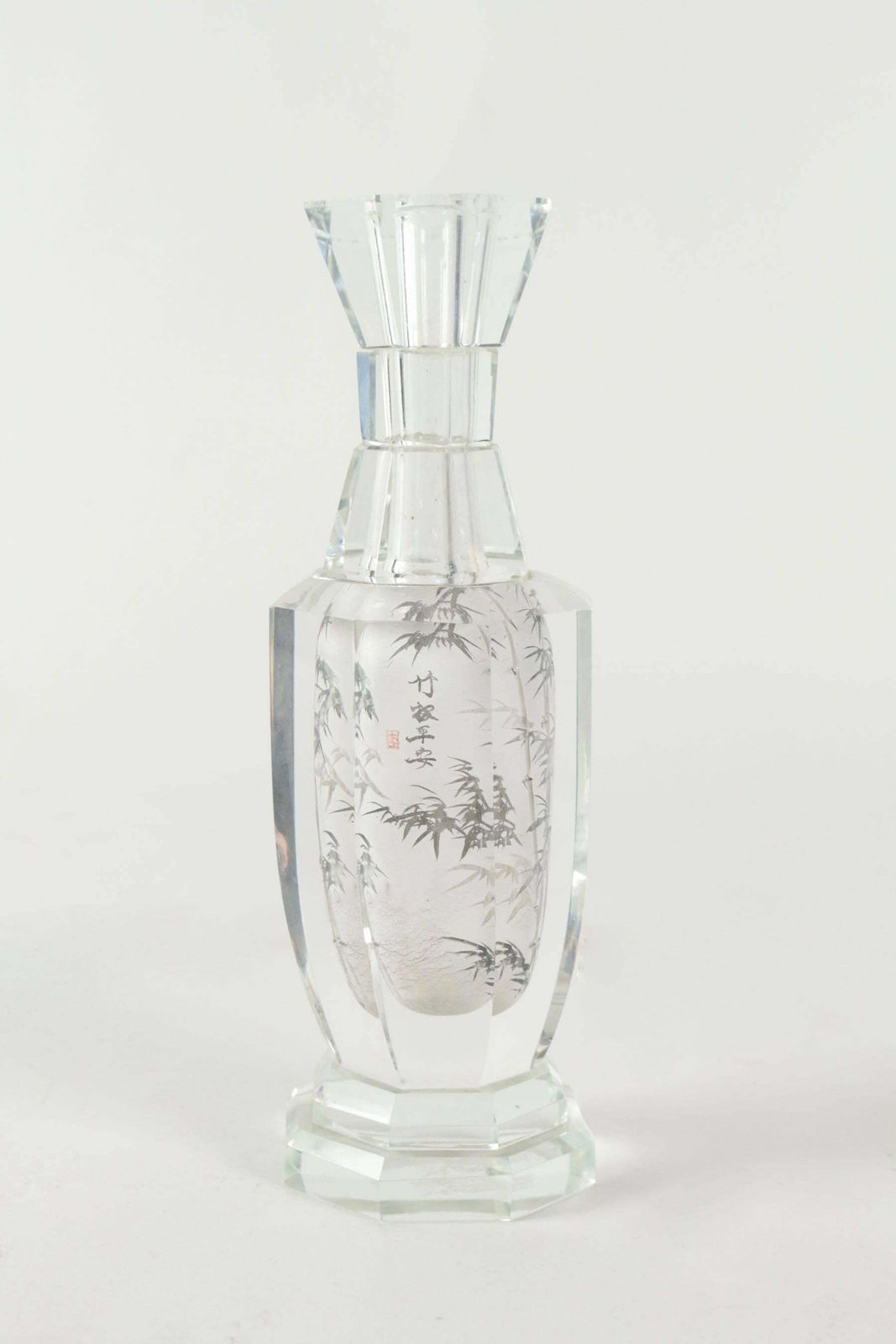 Chinoiserie Vase In Crystal From The 20th Century photo furniture