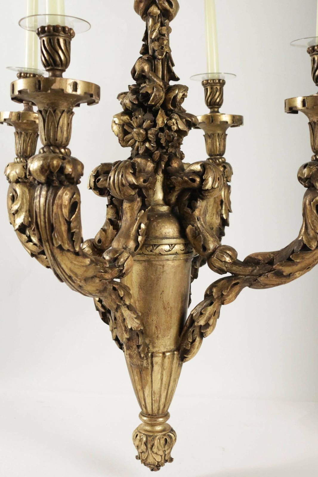 Chandelier In Hand Carved Gold Giltwood From The 19th Century photo for sale