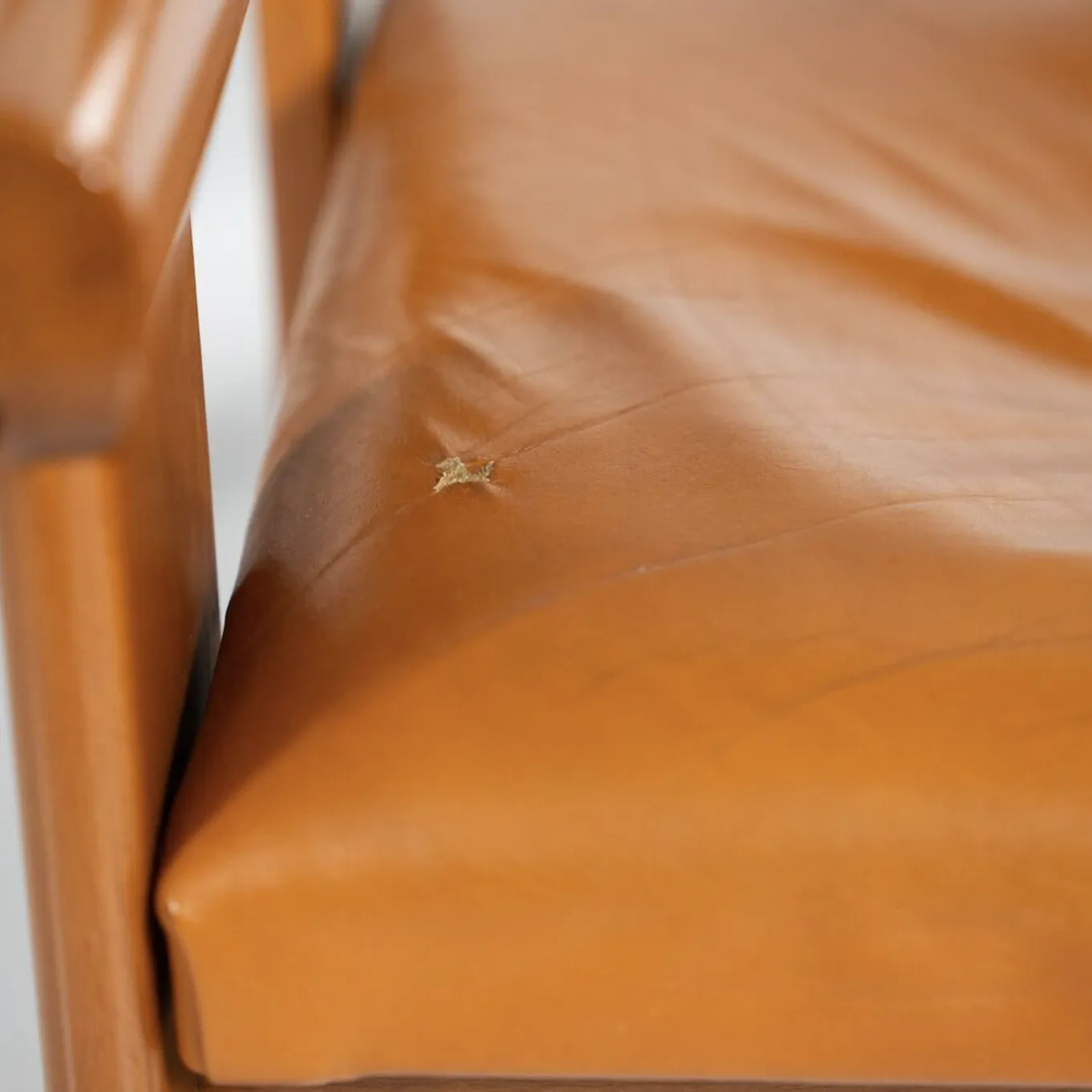 photo for sale Set Of 4 Architectural Armchairs, Cognac Leather, Italy