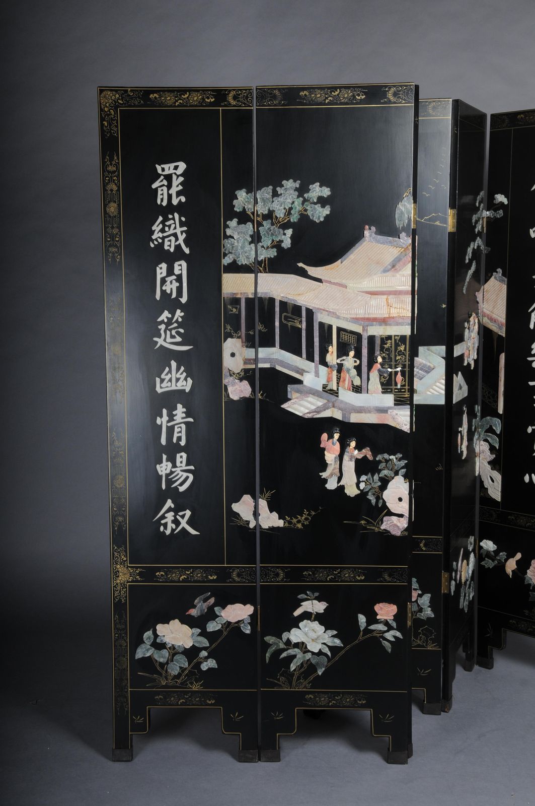 photo buy Exclusive Japanese Screen/Room Divider Made Of Black Lacquer, Painted And Inlaid