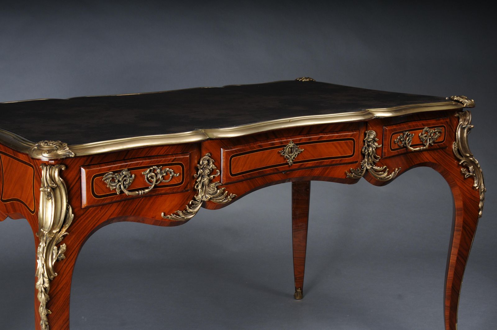 Royal Desk/Bureau Plat In Louis XV Style With Veneer photo buy